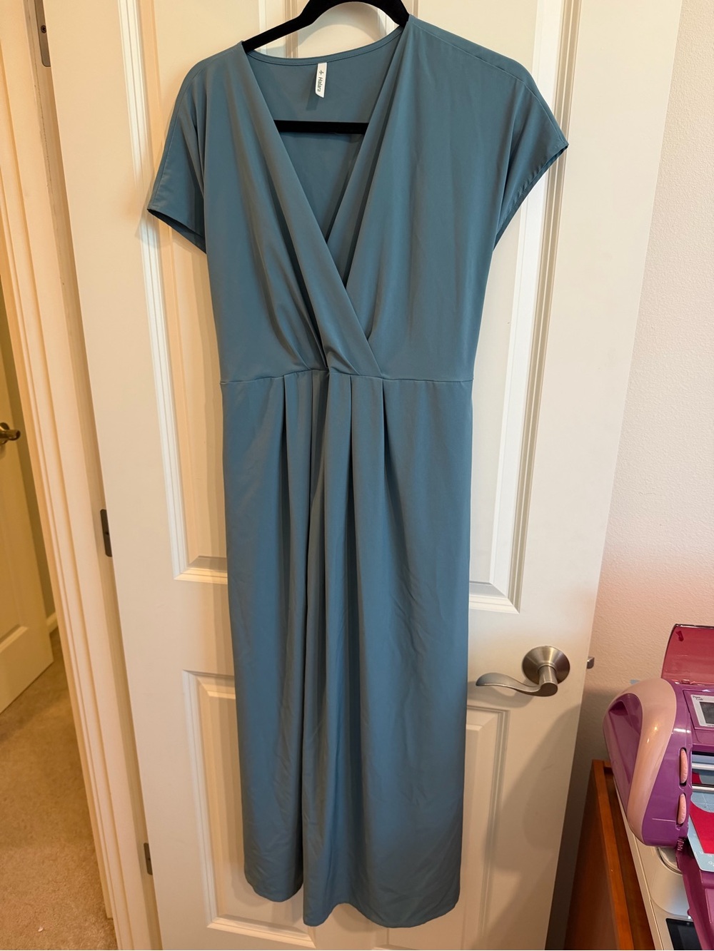 Halara breezful v neck short sleeve pocket tie back dress